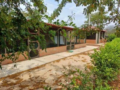 LOTE EN VENTA DETRAS DE UNIGUAJIRA