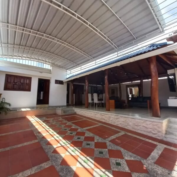 CASA PATIO EN ARRIENDO EN EL ACUEDUCTO