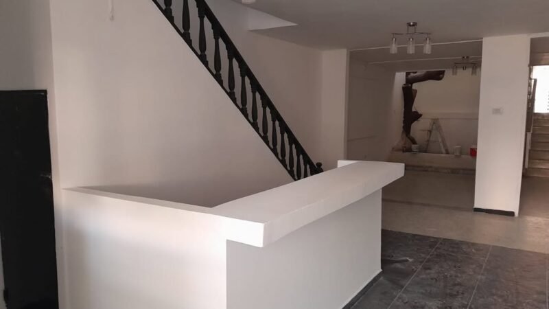 CASA EN ARRIENDO EN B. ARRIBA