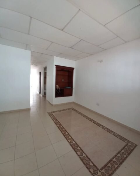 CASA EN VENTA EN URB. LAS MERCEDES