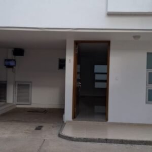 CASA EN VENTA EN CONJUNTO VILLA ROSA