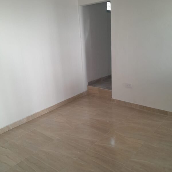 SE ARRIENDA OFICINA O HABITACIÓN