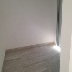 SE ARRIENDA OFICINA O HABITACIÓN